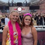Rebel Wilson Instagram - @taylorswift really does have the most amazing fans! Thank you for all the bracelets and the love you show everyone! It made tonight such an amazing experience not only for me and my friends but for my 8 year old niece who was just so excited to have Taylor be her first ever concert!