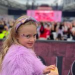 Rebel Wilson Instagram - @taylorswift really does have the most amazing fans! Thank you for all the bracelets and the love you show everyone! It made tonight such an amazing experience not only for me and my friends but for my 8 year old niece who was just so excited to have Taylor be her first ever concert!