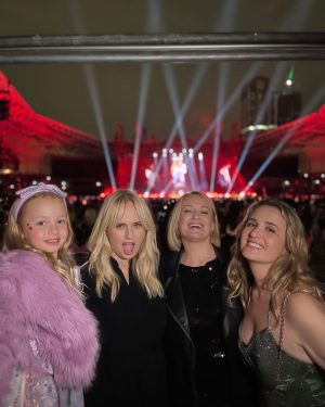 Rebel Wilson Instagram - @taylorswift absolutely CRUSHED IT tonight! And thanks to @sabrinacarpenter for being so so cool and Papa Swift for all the chats! What an epic concert! Taylor you are just incredible!!! 🐨 🇦🇺 🎶