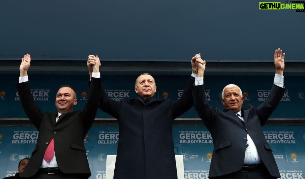 Recep Tayyip Erdoğan Instagram - Kocatepe’de destan yazan, istiklâlin düğümünü çözen Afyon… Teşekkürler Afyon! 🇹🇷 Afyonkarahisar