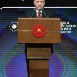 Recep Tayyip Erdoğan Instagram - Siyaset müessesesinin emanetini taşıdığı millete karşı görevi Mecliste nümayiş yapmak, mahkeme önünde eylem yapmak asla değildir; kanun yapıcı konumunun hakkını vermektir. T.C. Cumhurbaşkanlığı