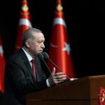 Recep Tayyip Erdoğan Instagram - Bugünkü kura törenimizle görev yerleri belli olan 148 hâkimimizi ve Cumhuriyet savcımızı tebrik ediyor, kendilerine başarılar diliyorum. Yasamasıyla, yürütmesiyle, yargısıyla ülkemizin güvenliğini, esenliğini, huzurunu güçlendirmek için hep birlikte çalışmayı sürdüreceğiz. T.C. Cumhurbaşkanlığı