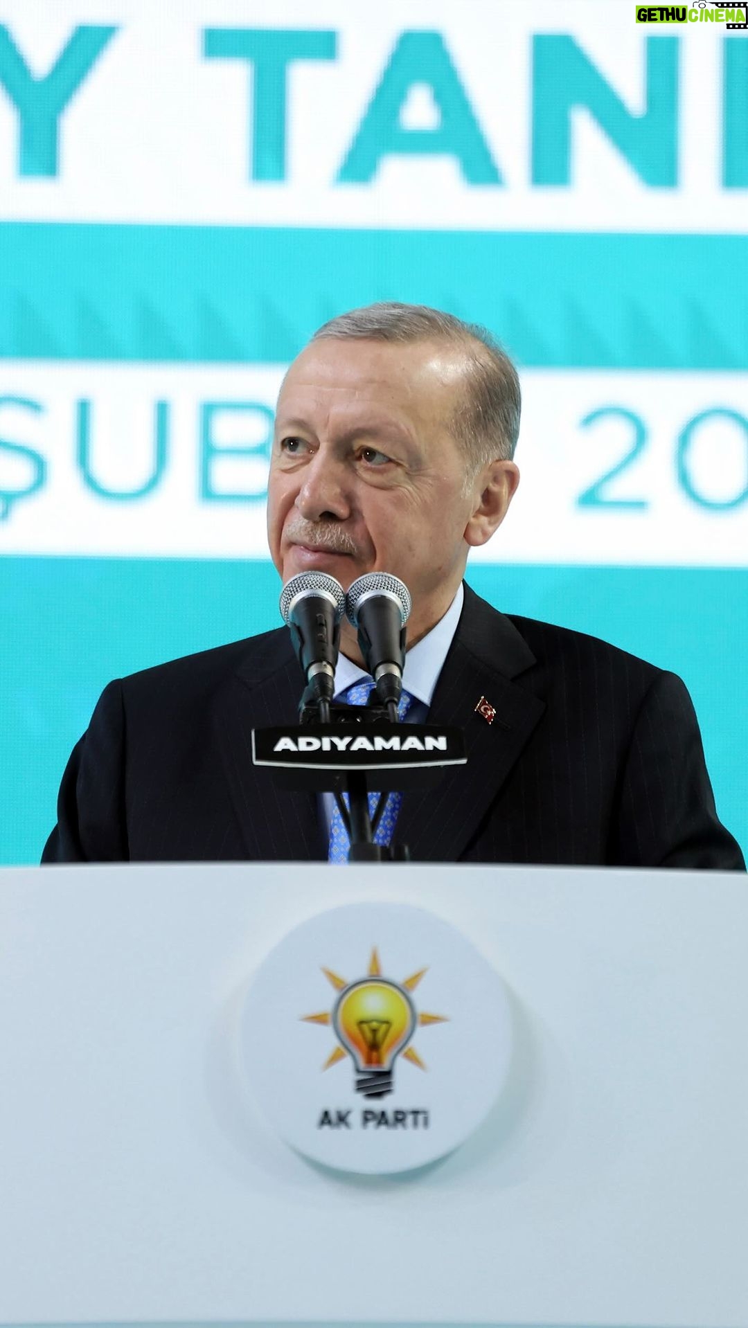 Recep Tayyip Erdoğan Instagram - Türkiye’nin, sonu felaketle bitebilecek çok büyük bir uçurumun kenarından döndüğü gün geçtikçe daha iyi anlaşılıyor.