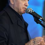 Recep Tayyip Erdoğan Instagram - Şu an İstanbul genelinde toplam uzunluğu yaklaşık 53 kilometre olan 4 metro hattının inşası sürüyor. Bu yılın ilk çeyreğinde 4 ayrı proje kapsamındaki 34,2 kilometre raylı sistem hattımızın ve üzerindeki 18 istasyonun açılışını gerçekleştireceğiz.