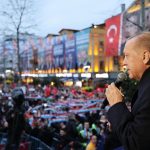 Recep Tayyip Erdoğan Instagram - Tarih boyunca hakkın ve hakikatin sesi olan, sözünü yere düşürmeyen, dostunun başını önüne eğdirmeyen, yoldaşını yarı yolda bırakmayan Trabzon… Teşekkürler Trabzon! 🇹🇷