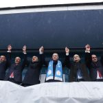 Recep Tayyip Erdoğan Instagram - Gönlümün bahçesinde daima birinci gelen, ana yurdum, baba ocağım, sevdasını göğsümde taşımaktan iftihar ettiğim Rize… Teşekkürler Rize! 🇹🇷