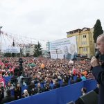 Recep Tayyip Erdoğan Instagram - Bakılmakla doyulmayan, güzellikleri saymakla bitmeyen, milletine, vatanına, devletine sevdasına gökte uçan kuşların bile gıpta ettiği, medarıiftiharımız Ordu… Teşekkürler Ordu! 🇹🇷