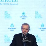Recep Tayyip Erdoğan Instagram - Yaklaşık 2 milyar nüfuslu İslam âlemi, Filistin halkına kardeşlik görevini maalesef tam manasıyla yerine getirememiştir. Elbette çok uğraşıldı, çaba harcandı. Ama Gazze’deki masum çocukların açlıktan ölmesine, kurşunlarla, üzerlerine atılan bombalarla katledilmesine mâni olunamadı.