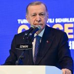 Recep Tayyip Erdoğan Instagram – Türkiye’de artık sadece şovla, sadece ajans parlatmasıyla, sadece yalanla, algıyla belediye başkanlığı yaparak şehirlerimizin yıllarını heba etme devri sona ermiştir.
 
Milletimiz 31 Mart’ta şehirlerini eser ve hizmet siyasetiyle yönetecek belediye başkanlarını tercih edecektir. İzmir Province