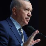 Recep Tayyip Erdoğan Instagram - Türkiye’nin başta Gazze’deki katliamlar olmak üzere bölgesel krizlerdeki dik ve dirayetli duruşunun birilerini rahatsız ettiğinin, birilerinin hesaplarını bozduğunun farkındayız. Mezhep, köken ve inanç üzerinden yürütülmek istenen operasyonlara asla müsamaha göstermeyeceğiz.
