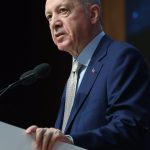 Recep Tayyip Erdoğan Instagram – Türkiye Cumhuriyeti belki yarına bırakır ama ihaneti ve terörü kimsenin yanına kâr bırakmaz.

İster içeride ister dışarıda olsunlar, isterlerse Fizan’a kaçsınlar; devletimizin nefesi sürekli teröristlerin ensesinde olacak.