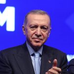 Recep Tayyip Erdoğan Instagram – Türkiye Yüzyılı’na giden yola döşeyeceğimiz tek bir taşı, kimseye faydası olmayan milyon polemiğe tercih ederiz. 

Bizim yapacak çok işimiz, ülkemize kazandıracak çok eserimiz, milletimize verecek çok hizmetimiz var. Haliç Kongre Merkezi