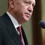 Recep Tayyip Erdoğan Instagram - Türkiye hariç hemen hiçbir ülkede terör örgütünün propaganda çarkına dişli olmayı maharet zanneden bir muhalefet bulamazsınız. Kendi kişisel ihtirasları ve parti içi iktidar hesapları uğruna bölücü örgütün emellerine koçbaşlığı yapanları milletimiz asla affetmeyecektir. T.C. Cumhurbaşkanlığı