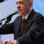 Recep Tayyip Erdoğan Instagram - Milletçe yüreğimiz yanıyor, siyasi partiler görüş ayrılıklarını bir tarafa bırakıp ortaklaşıyor ama “Atatürk’ün partisiyiz” diyen CHP utanmadan, sıkılmadan bölücü örgüt uzantılarının yanında konumlanıyor.