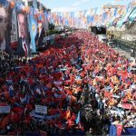 Recep Tayyip Erdoğan Instagram - Bereketli topraklarıyla, ihtişamlı ormanları ve dağlarıyla, ticaretimizin kalbi limanıyla, en önemlisi güzide insanıyla ülkemizin vitrin şehirlerinden Mersin… Teşekkürler Mersin! 🇹🇷