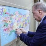 Recep Tayyip Erdoğan Instagram - Bereketli topraklarıyla, ihtişamlı ormanları ve dağlarıyla, ticaretimizin kalbi limanıyla, en önemlisi güzide insanıyla ülkemizin vitrin şehirlerinden Mersin… Teşekkürler Mersin! 🇹🇷