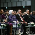 Recep Tayyip Erdoğan Instagram - Bu yılki temasını Krizler Döneminde Diplomasiyi Öne Çıkarmak olarak belirlediğimiz Antalya Diplomasi Forumu’nun üçüncü buluşmasının hayırlara vesile olmasını diliyorum. Turizmin başkenti Antalya’mız, forumla birlikte küresel diplomasinin kalbinin attığı merkezlerden biri haline geliyor. Üç gün boyunca günümüz liderlerinden geleceğin liderlerine, iş insanlarından akademisyenlere yaklaşık 4 bin civarında katılımcı aynı çatı altında bir araya gelecek. Yapılacak fikir teatilerinin ve tartışmaların bizleri doğruya, iyiye, adalete ve gerçekliğe bir adım daha yaklaştıracağına inanıyorum.