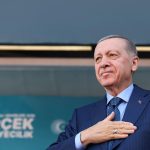 Recep Tayyip Erdoğan Instagram - Bereketli topraklarıyla, ihtişamlı ormanları ve dağlarıyla, ticaretimizin kalbi limanıyla, en önemlisi güzide insanıyla ülkemizin vitrin şehirlerinden Mersin… Teşekkürler Mersin! 🇹🇷
