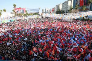 Recep Tayyip Erdoğan Instagram - Hasbiliğin, harbiliğin, delikanlılığın kitabını yazan Adana… Teşekkürler Adana! 🇹🇷