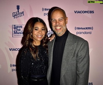 Regina Hall Instagram - It’s easy to honor such a kind and generous person like @jessecollinsent Congratulations! #savethemusic makeup: @lewinadavid hair: @embreetheory styling: @edmondalison