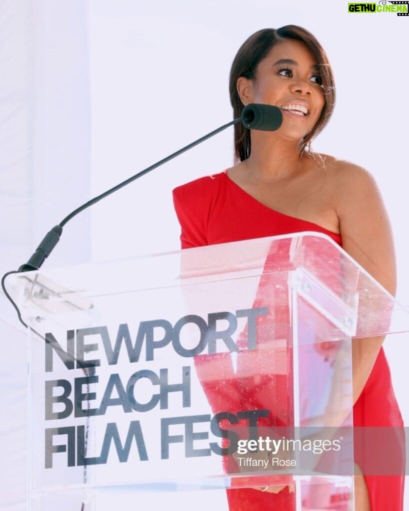 Regina Hall Instagram - Thank you @newportbeachfilmfest and @variety for The Artist of Distinction Award. It is truly ah honor. Congratulations to all the other honorees on their awards as well. What a wonderful day. And thank you to my amazing glam team: 💄 @lewinadavid 💇🏾‍♀️ @shornelll 👗 @edmondalison