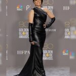 Regina Hall Instagram - Thank you to everyone who helped get me together for a fun night @goldenglobes 🖤🖤🖤 Makeup: @makeupbymotoko Hair: @shornelll Styling: @edmondalison @moniquelhuillier @tylerellisofficial @cicada_jewelry @ravenfinejewelers @ysl