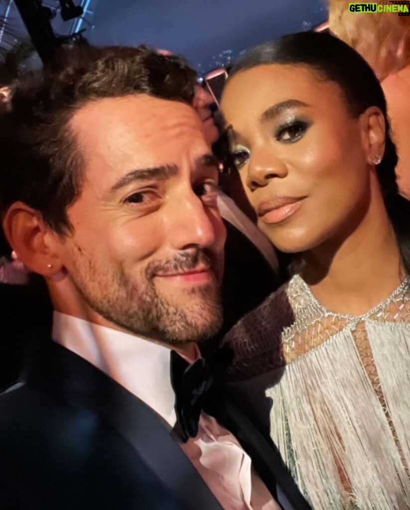 Regina Hall Instagram - About last night 🤍 Thank you to @theacademy and @nicolekidman for a wonderful night! And to the team that made it happen 😘 👗@edmondalison 💄 @lewinadavid 💇🏾‍♀️ @shornelll 💅 @chuenails