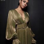 Regina Hall Instagram - @mikeruizone you really are an artist. Had the most fun on this shoot. Thank you @lofficielau Photography, creative direction, production: @mikeruizone editor in chief: @dimitrivorontsov stylist: @scotlouie hair: @shornelll makeup: @lewinadavid photo assistant: @ozzie__g__