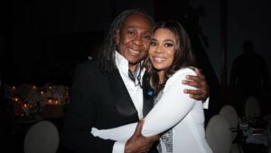 Regina Hall Instagram - It was an especially generous evening celebrating 20 years of the @shawncartersf and the work of Dr. Gloria Carter.