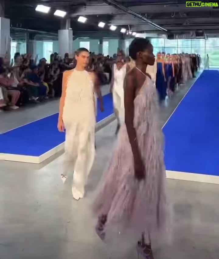 Regina Hall Instagram - Thank you @jasonwu Your show and collection are 🔥🔥🔥 #jasonwucollection
