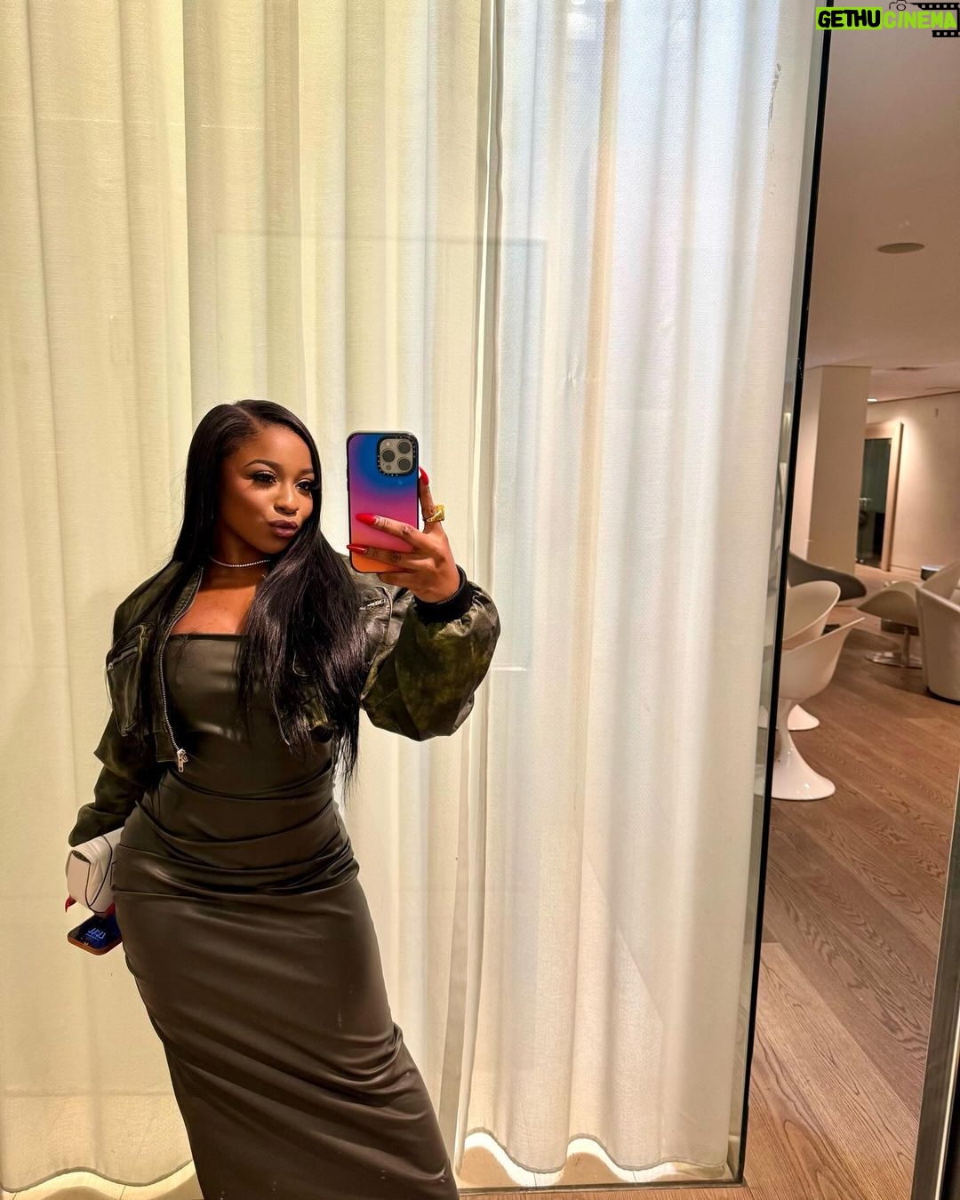 Reginae Carter Instagram - 🥂#ToastWithMoet