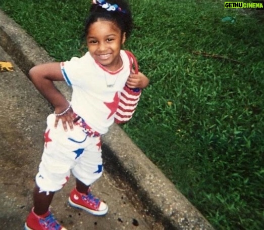 Reginae Carter Instagram - At Midnight , This little girl turns 25 π₯²ππΎπ₯³