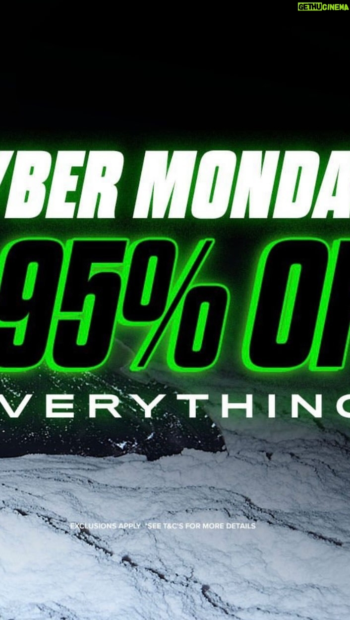 Reginae Carter Instagram - 🚨@FashionNova CYBER MONDAY🚨50-95% Off Absolutely EVERYTHING!! HURRY, this is the best deal I’ve seen! Shop @FashionNova NOW!