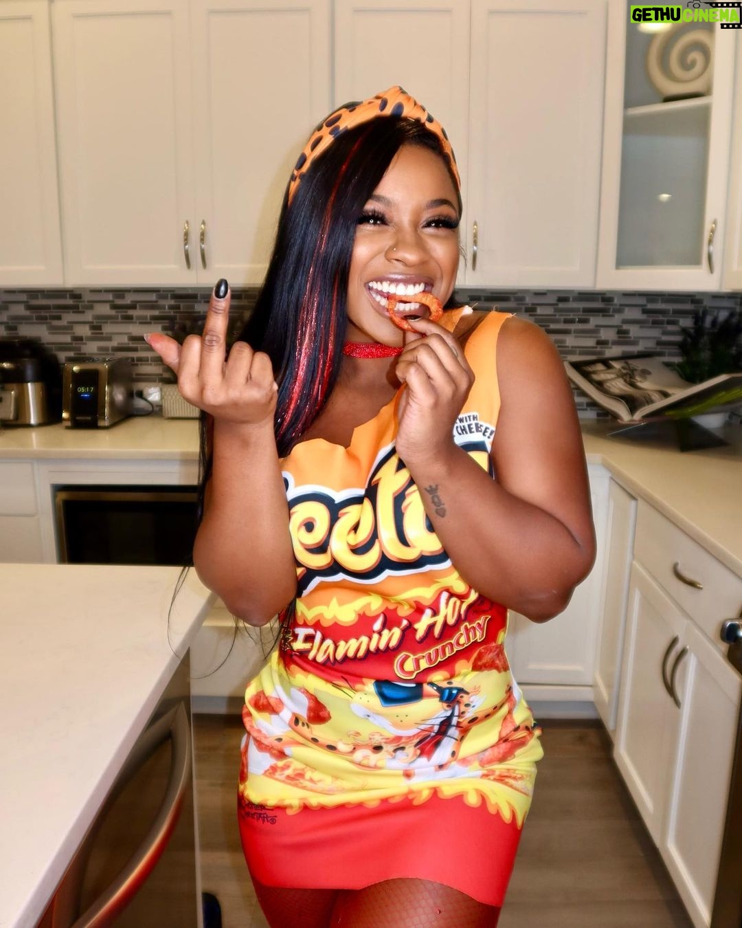 Reginae Carter Instagram - Rip me out the plastic , I been Flamin’ Hot Too 🥵🔥