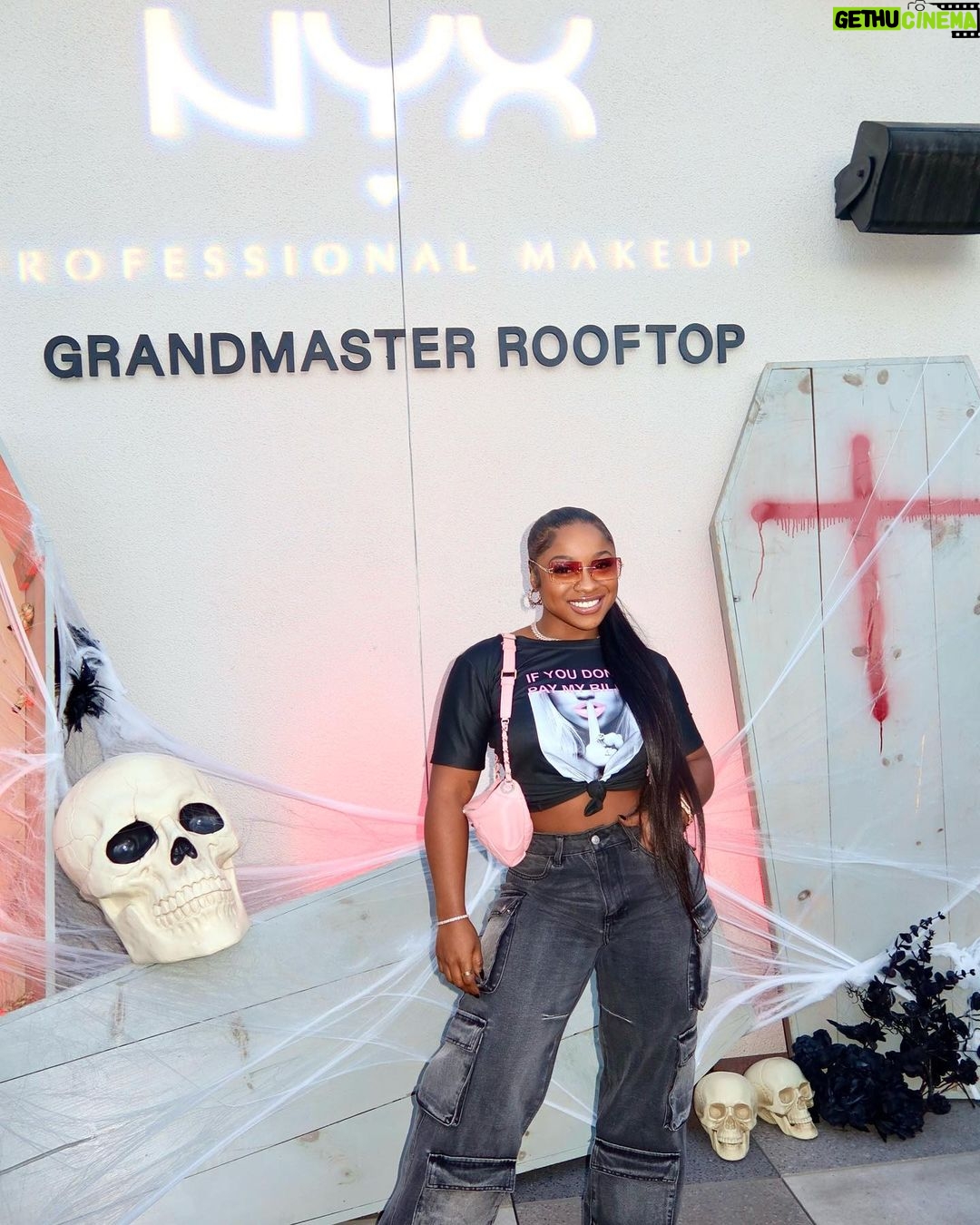Reginae Carter Instagram - I Had A blast with My @Nyxcosmetics Family at Halloween Horror Horror Nights 🎉 It’s always such a vibe😎 *SideNote : Time square Me Pleaseee😍 so Thankful😍* @NYXCosmetics #NYXCosmeticsPartner #NYXCOSMETICSxUNIVERSALMONSTERS