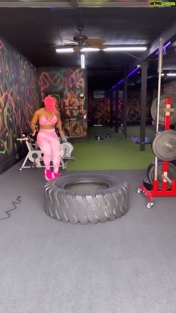 Reginae Carter Instagram - Feels good to be back in the gym πͺπΎππΎββοΈ Rocking my @whyifitin Ofcπ