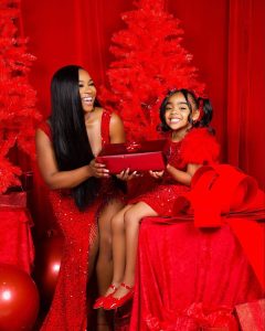 Reginae Carter Instagram - Happy Holidays 🎁 📸 @dreanicolephotography