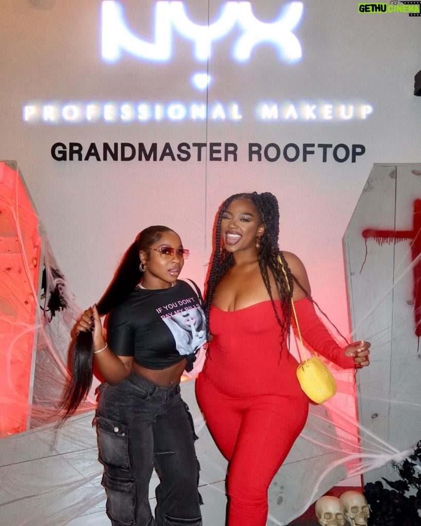 Reginae Carter Instagram - I Had A blast with My @Nyxcosmetics Family at Halloween Horror Horror Nights 🎉 It’s always such a vibe😎 *SideNote : Time square Me Pleaseee😍 so Thankful😍* @NYXCosmetics #NYXCosmeticsPartner #NYXCOSMETICSxUNIVERSALMONSTERS