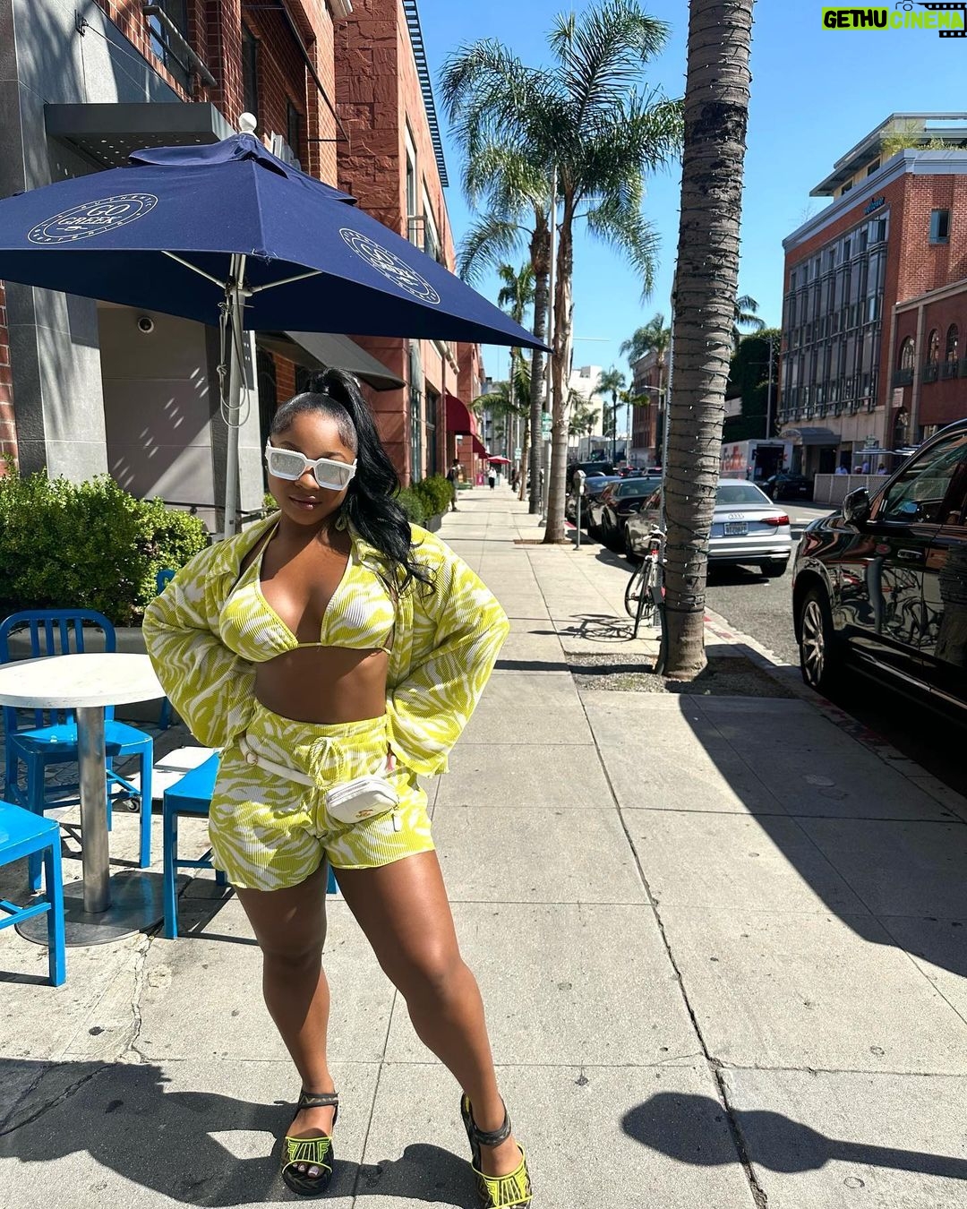 Reginae Carter Instagram - 💕 outfit @hellobarbie