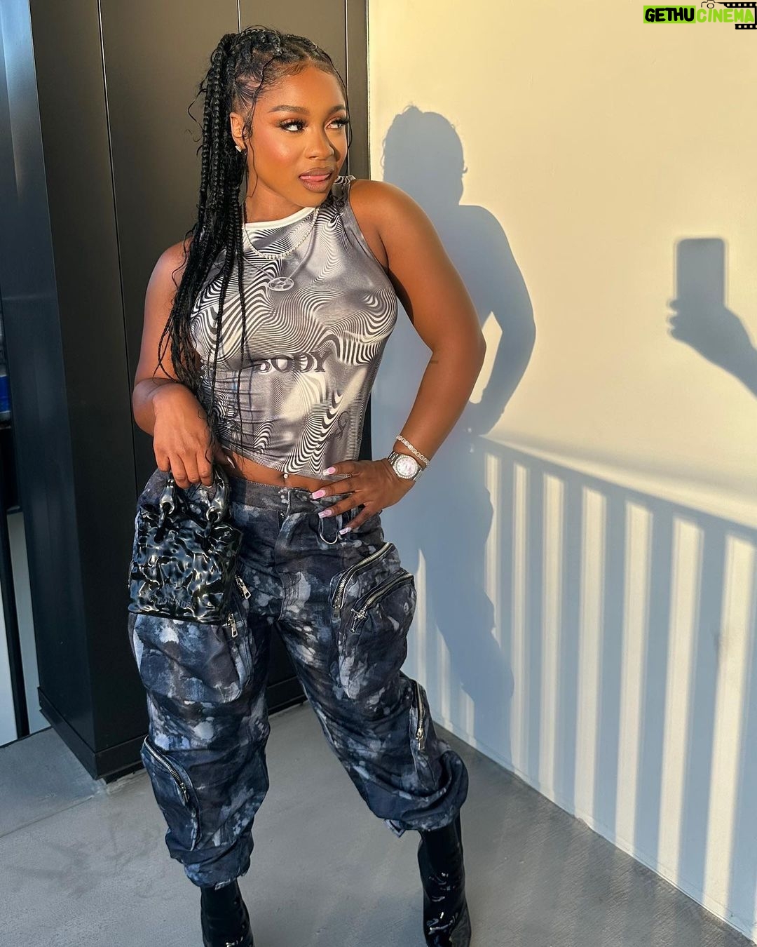 Reginae Carter Instagram - I can help you shit on anybody ever hated💋 @Fashionnova