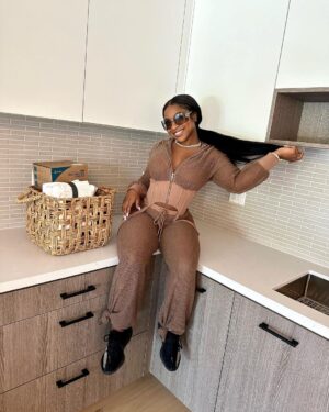 Reginae Carter Instagram - I Did Something Big today🎊🎊 I Got The Keys 🔑 The Keys 🔑 The Keys🔑 Cheers To New Beginnings 🥳🥳