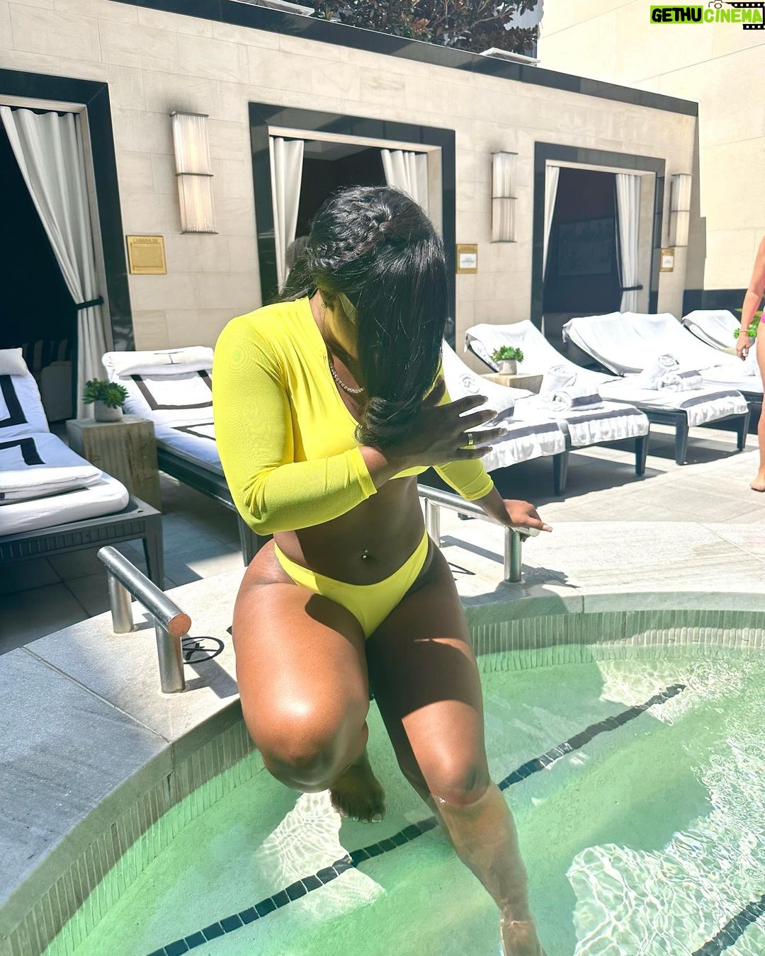 Reginae Carter Instagram - Sunshine Fine ☀️ Swimsuit @whyifitin Houston, Texas