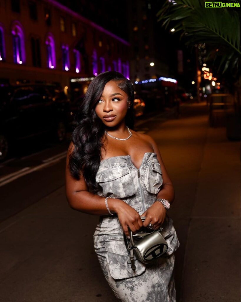 Reginae Carter Instagram - And I'm on these b**tches neck 'til they tap out 😏 📸 @4shots.iv New York City