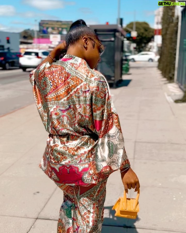 Reginae Carter Instagram - Life Is What You Make It .. Imma Make A Movement ☺️ @Fashionnova