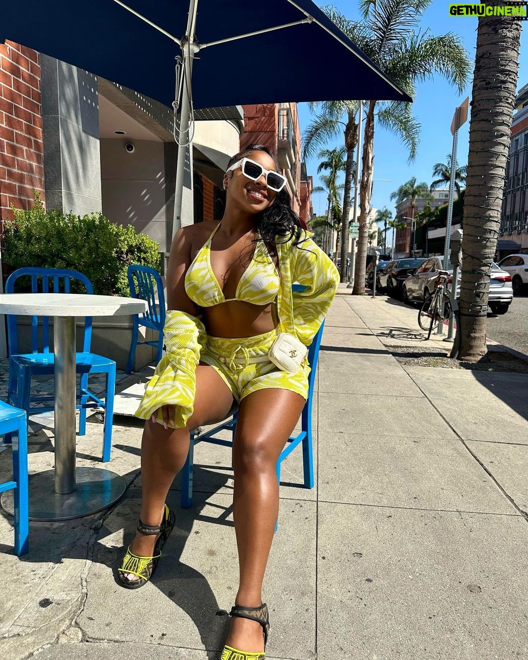Reginae Carter Instagram - 💕 outfit @hellobarbie