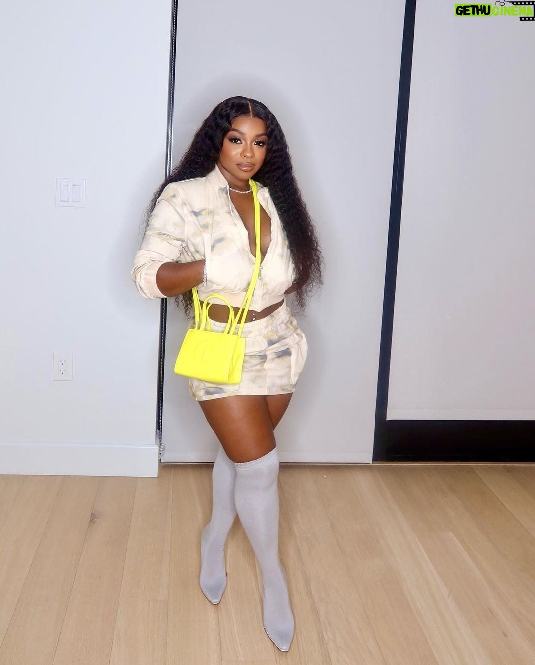 Reginae Carter Instagram - Keep ‘em guessing💋