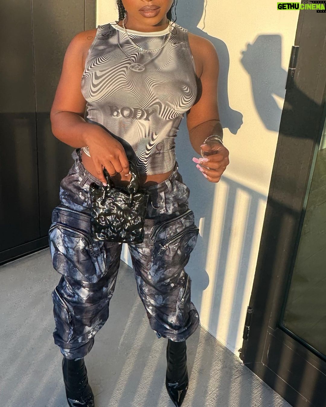 Reginae Carter Instagram - I can help you shit on anybody ever hated💋 @Fashionnova