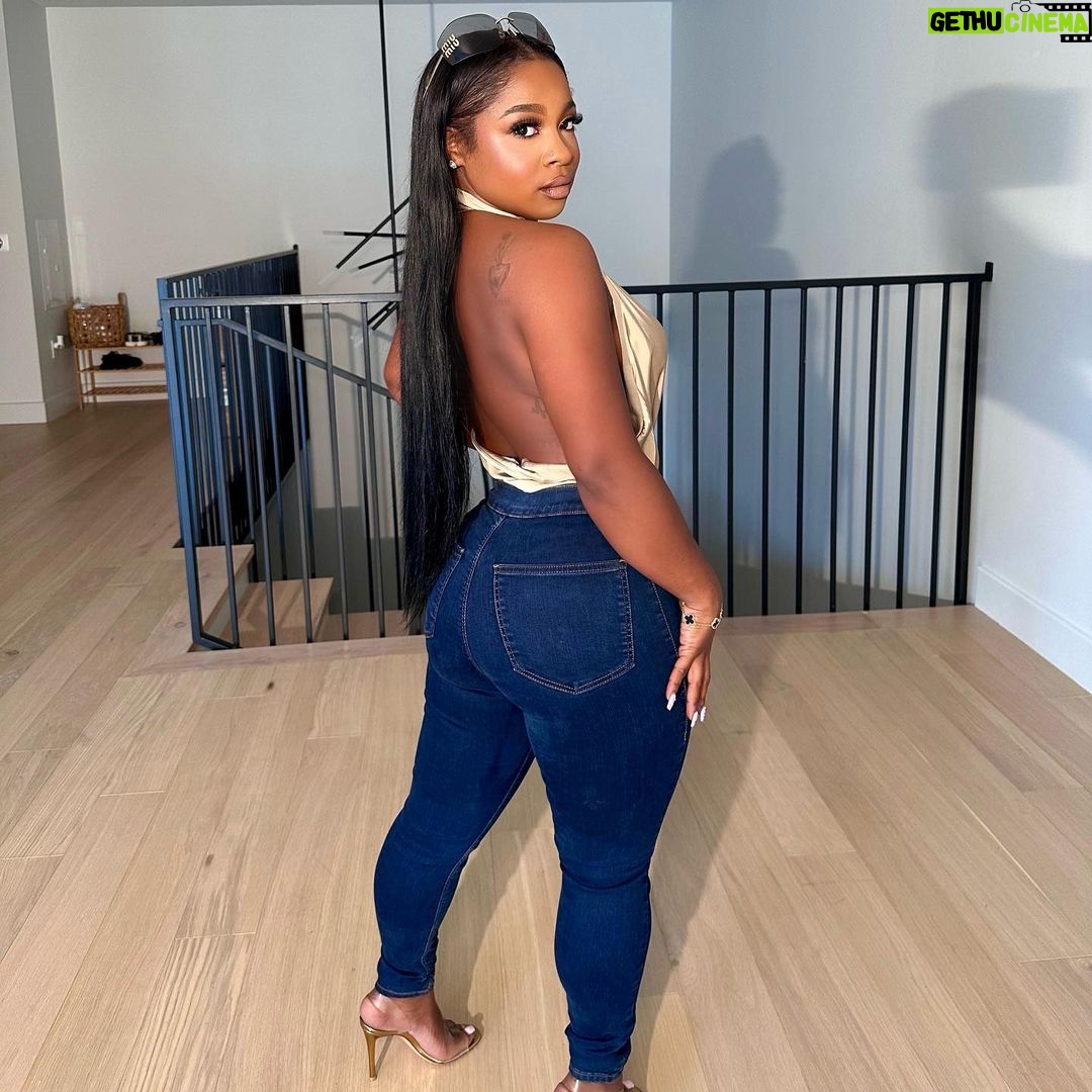 Reginae Carter Instagram - I’m the hype , Nah Y’all ain’t gotta hype me💋