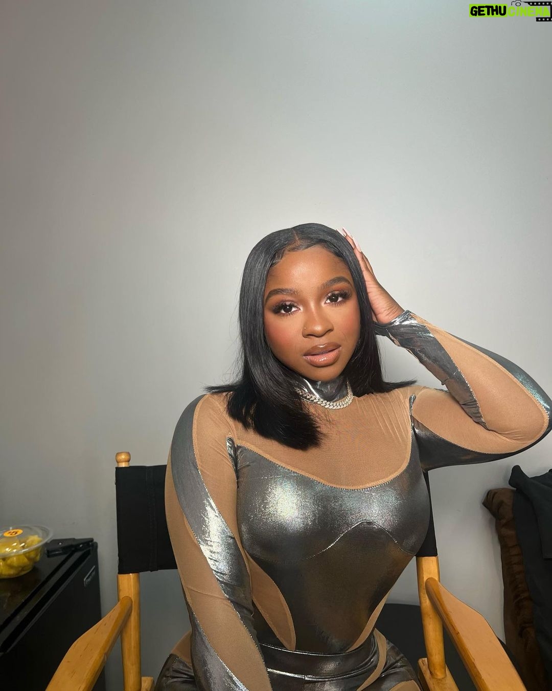 Reginae Carter Instagram - Ready , Set , Glam ✨ Makeup @ohkeliyah Hair @glammoroushair