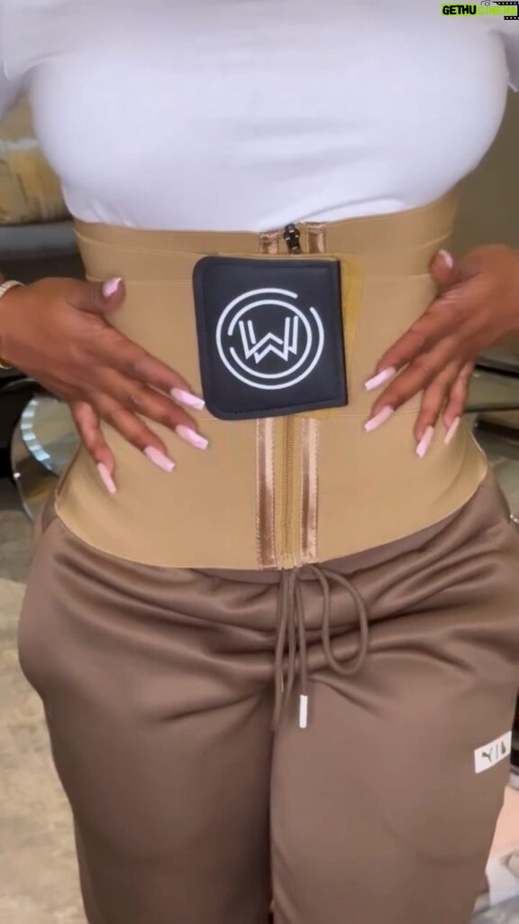 Reginae Carter Instagram - From workouts to lounging and even something comfy enough to travel in @whatwaistofficial has it all and they never disappoint. If you’re like me and love a shaped waist use my code REGINAE10 for a discount on your next purchase!